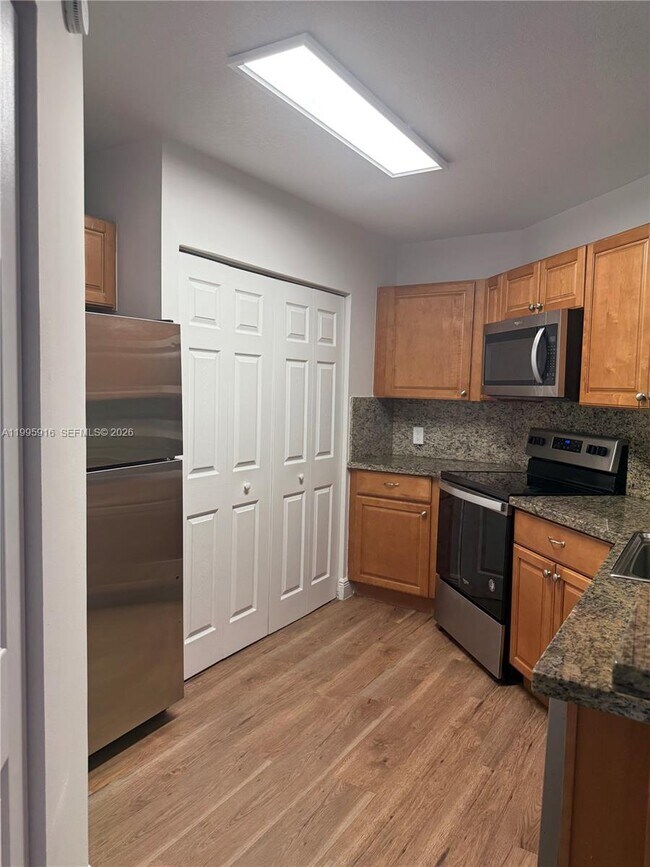 Foto del edificio - 6276 NW 186th St