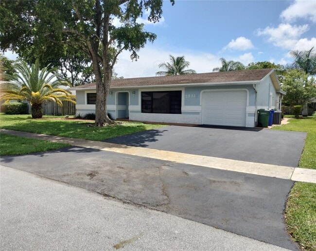 Building Photo - 2831 NW 51st Ter