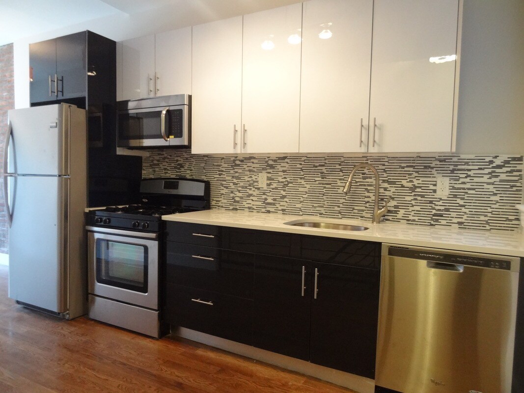 Primary Photo - 1321 St Johns Pl
