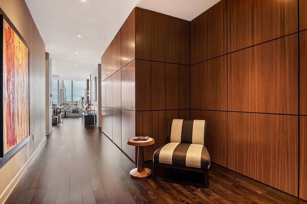 Primary Photo - Uncommon Luxury, Unparalleled Service