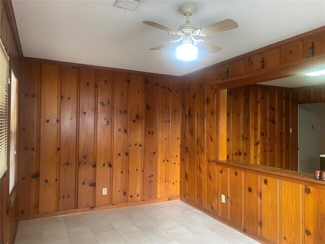 Building Photo - 1831 De Milo Dr