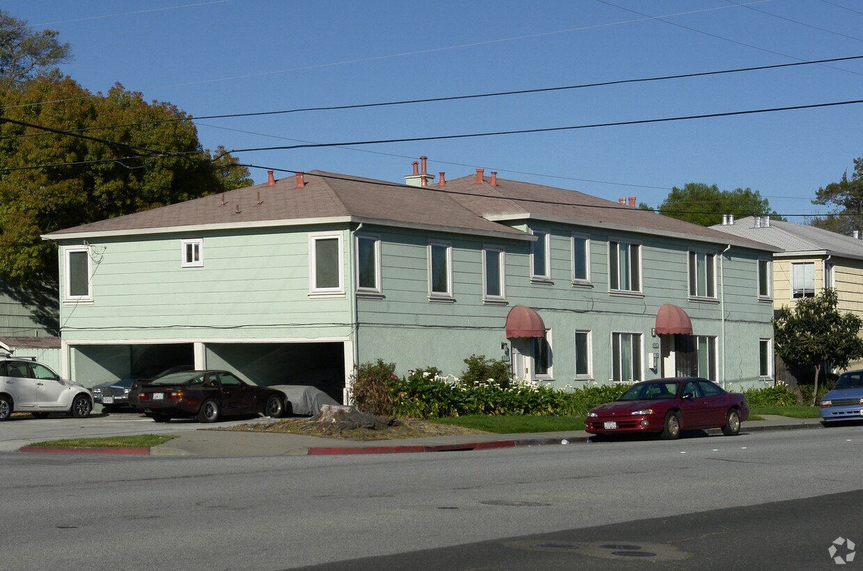Primary Photo - 218 Winslow St