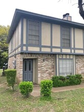 Building Photo - 6815 Old Briarstown Dr