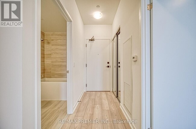 Building Photo - 498 Caldari Rd