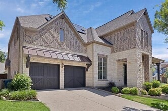 Building Photo - 2600 Fairhill Ln