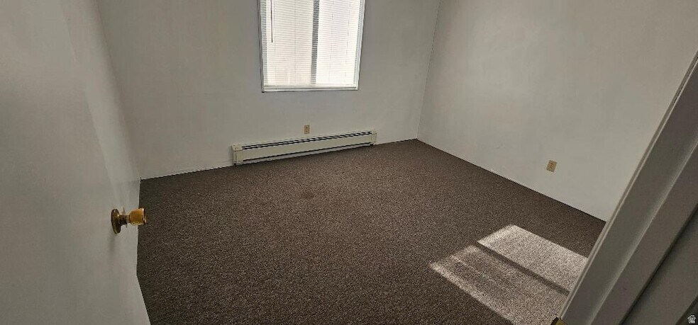 Foto del edificio - 165 W 250 N