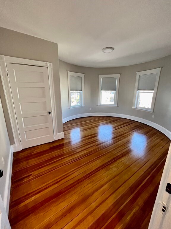 Foto del edificio - 24 Howes St