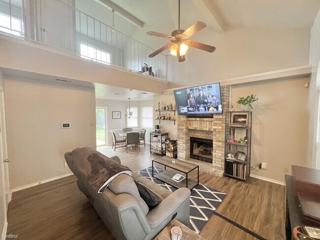 Building Photo - 2 br, 2 bath House - 2501 Windmill Dr