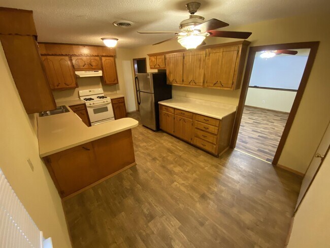 Building Photo - 1408 H St