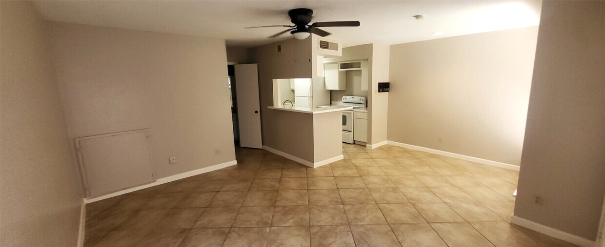 Foto principal - 6633 W Airport Blvd
