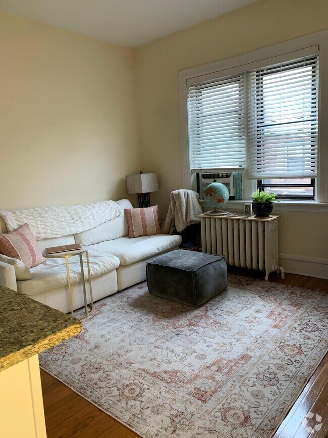 Parkview Rownd Apartments for Rent with Hardwood Floors Bexley, OH