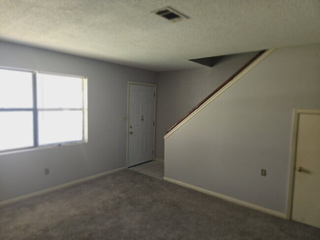 Foto del edificio - Great location. Centrally located.