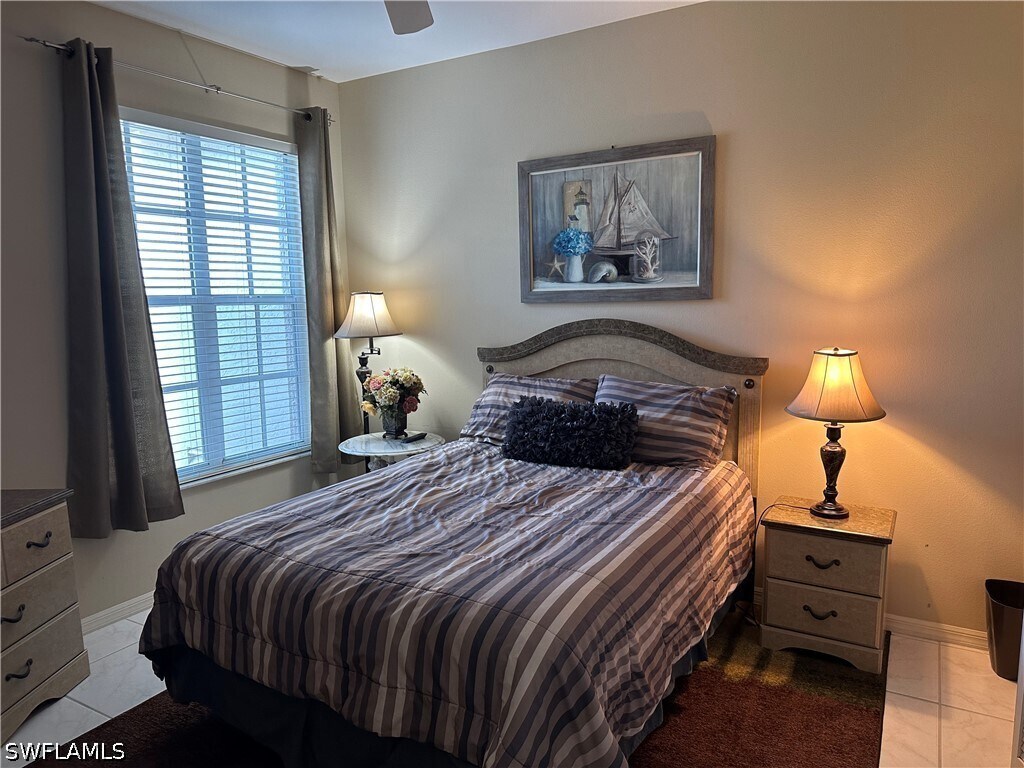 Building Photo - 8564 Fairway Bend Dr