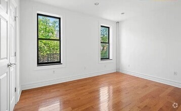 Building Photo - 323 Lincoln Pl