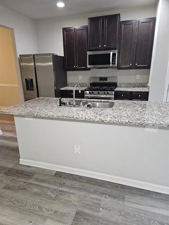 Foto del edificio - 7373 Ledgestone Ln