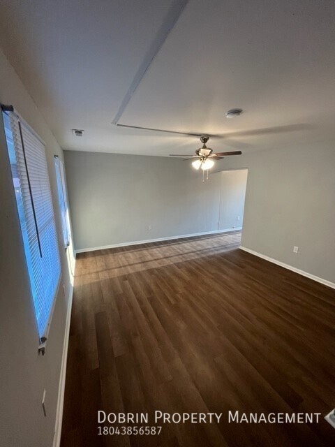 Foto del edificio - 3325 Dill Ave