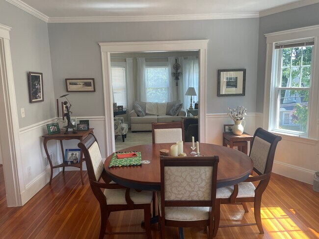 Building Photo - 17 Bow St