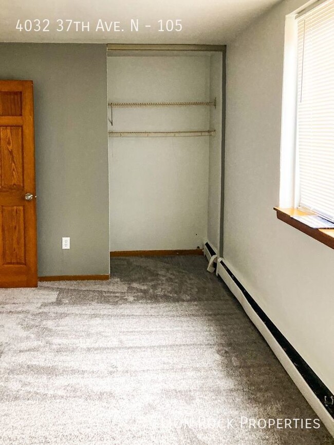 Building Photo - Pet-Friendly Bliss: Upgrade to a 2-Bedroom...
