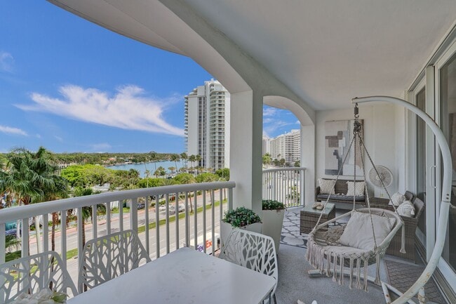 Photo - 5401 Collins Ave Apartment