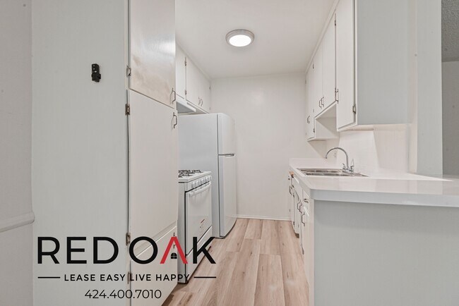 Foto del edificio - 7067 Hawthorn Ave