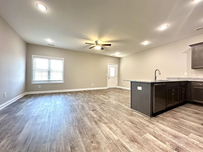 Building Photo - 1172 Meadowhill Ln