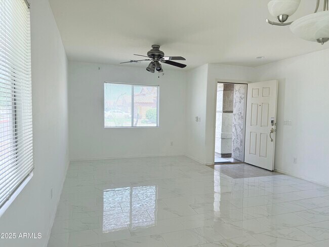 Foto del edificio - 10292 N 116th Ln