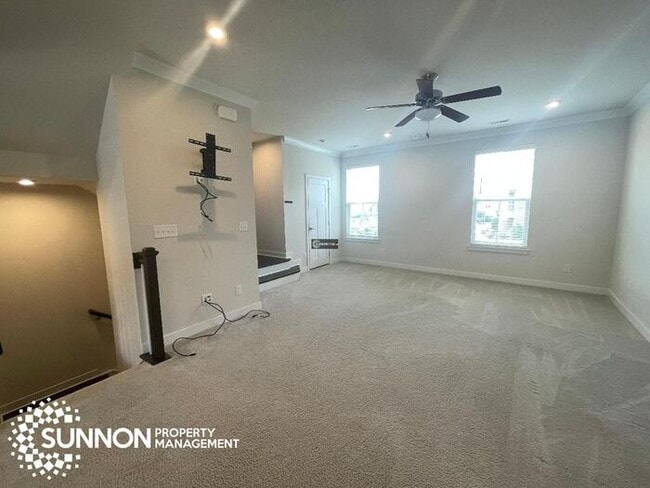 Foto del edificio - 3 Bed 2.5 Bath Townhome in Riverbend