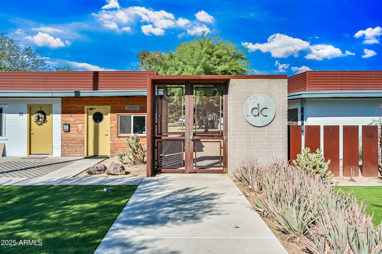 Foto principal - 1518 W Colter St