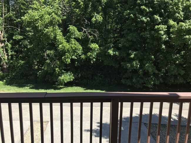 Foto del edificio - 2 Bedroom Townhouse Available July 2026;  ...