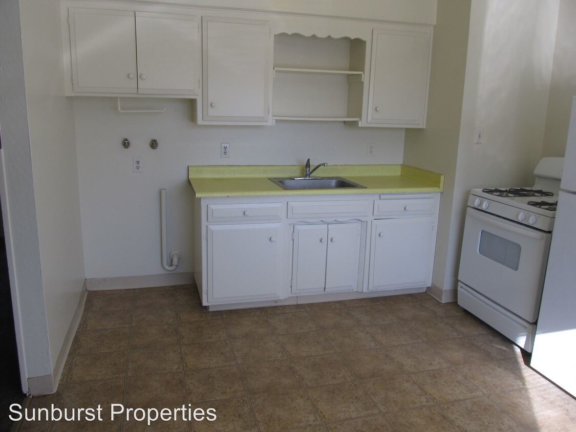 96169618 Webb St, Elk Grove, CA 95624 Room for Rent in Elk Grove, CA