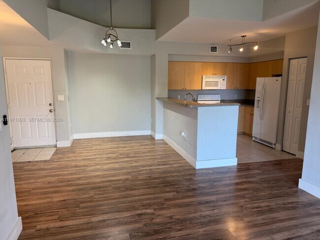 Foto del edificio - 7930 N Nob Hill Rd