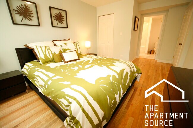 Foto del edificio - 6954 N Greenview Ave