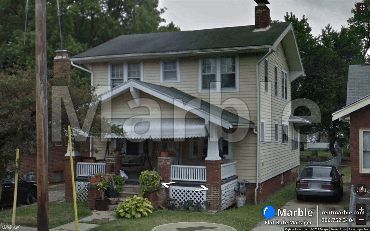 4 br, 1.5 bath House 651 W Wood St House Rental in Decatur, IL