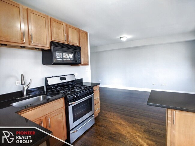 Foto del edificio - 7616 N Marshfield Ave