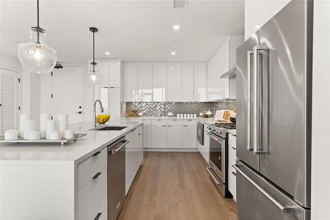 Foto del edificio - 788 West Marietta St NW