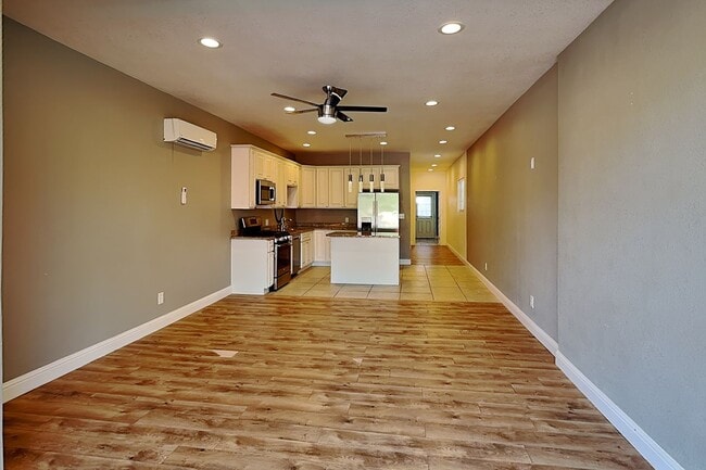 Photo - 300430144th Apartment