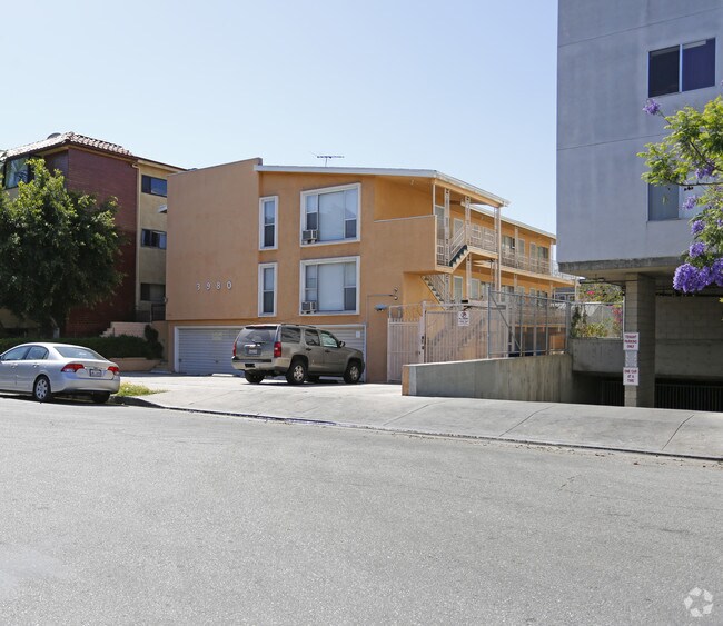 Building Photo - 3980 Ingraham St