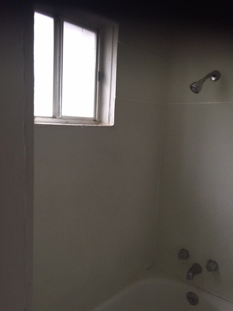 Building Photo - 2032 Acorn Ln