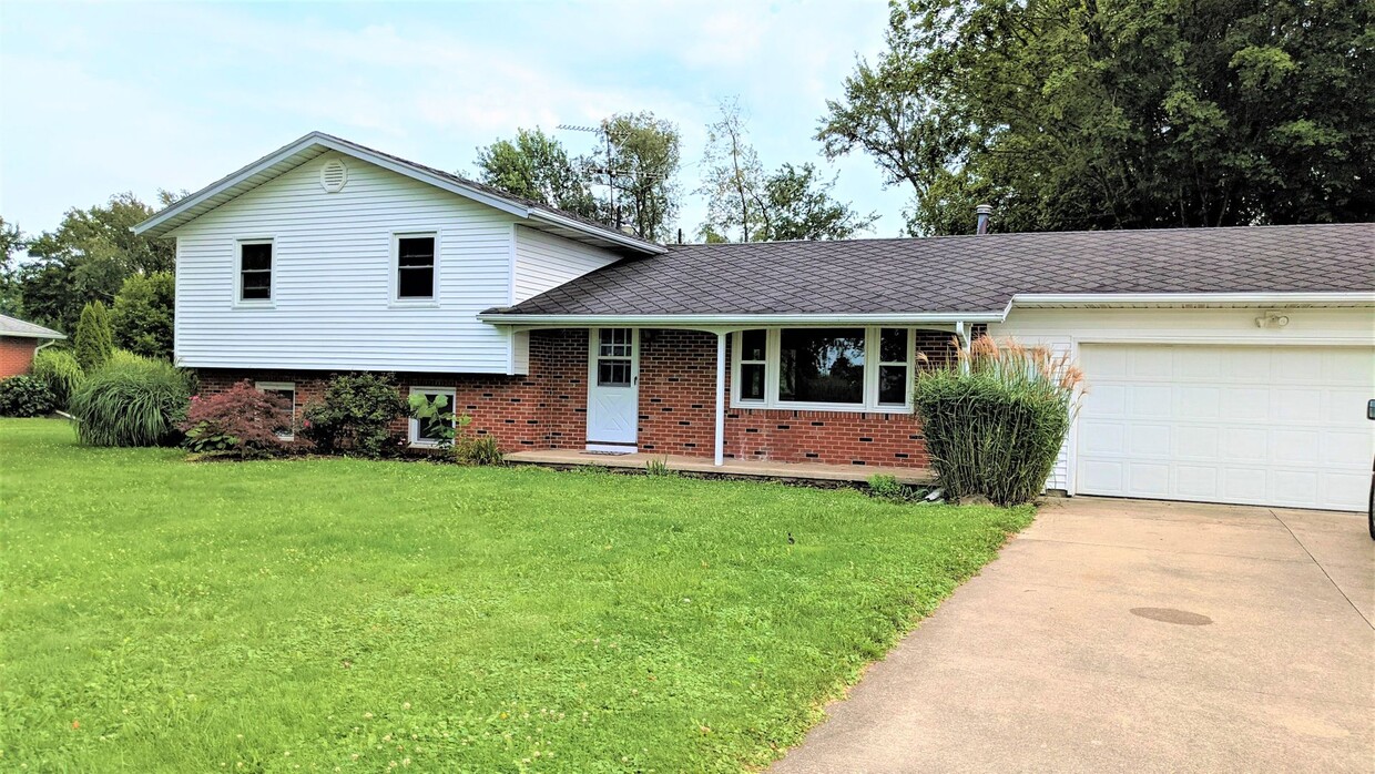 Primary Photo - 31 Kimber Lane, Ashland, OH 44805