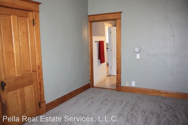 Building Photo - 4 br, 1.5 bath House - 216 E. First Street