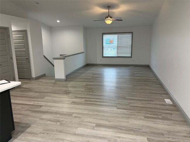 Foto del edificio - 28712 Woodland Heights Dr