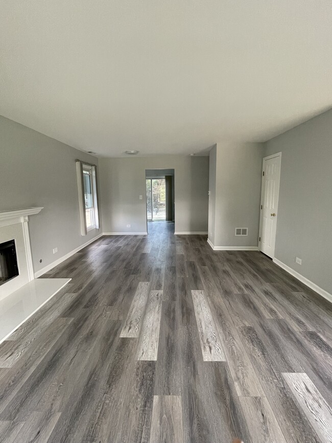 Sala de estar - 1733 Pickwick Ln