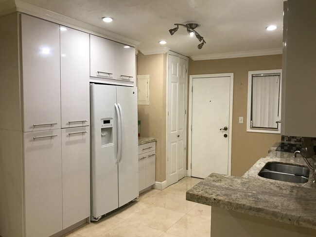 KITCHEN - 1900 W 54th St