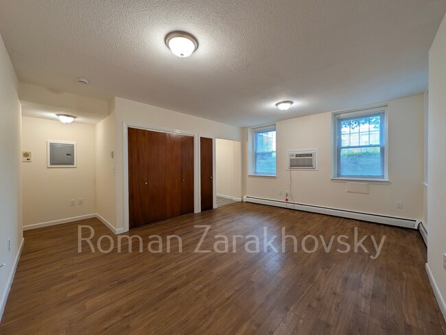 Photo - 2018 Commonwealth Ave (Boston, MA) Apartment