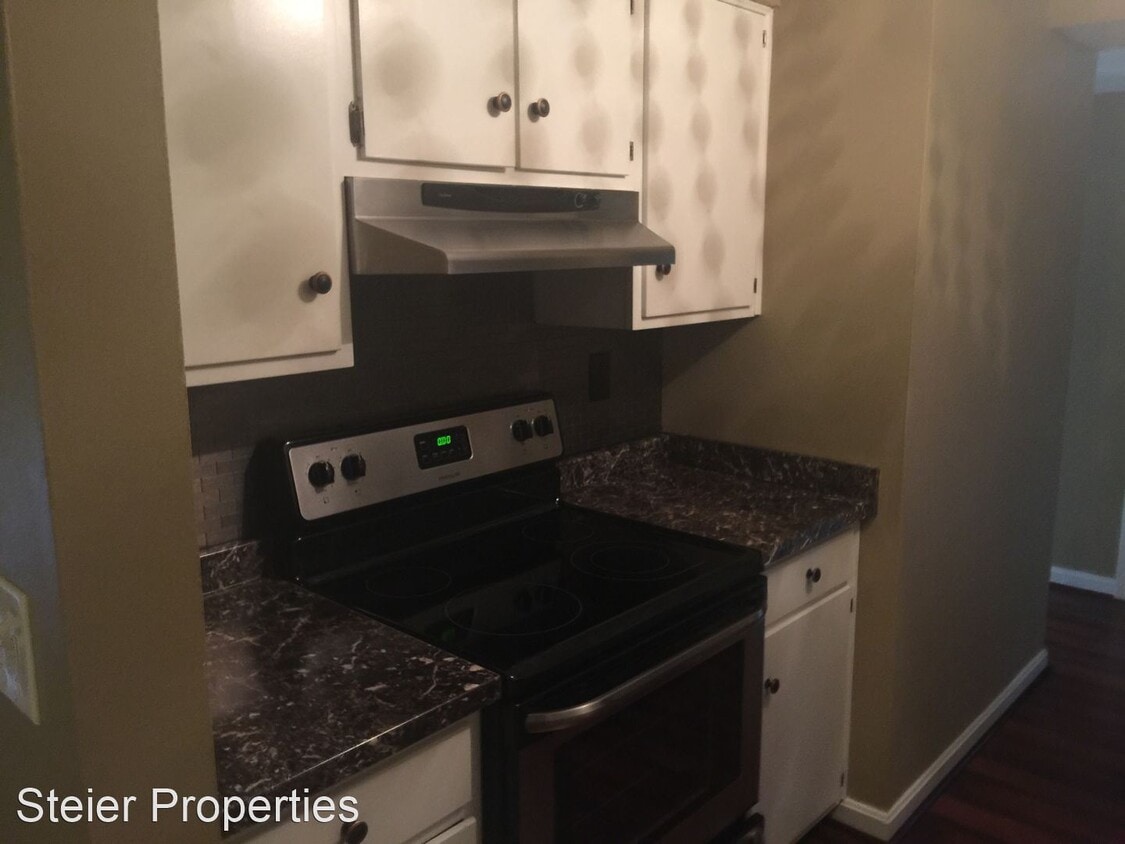 Primary Photo - 2 br, 1 bath House - 2214 Sherwood #9