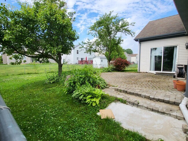 Building Photo - 7851 Thornhill Dr