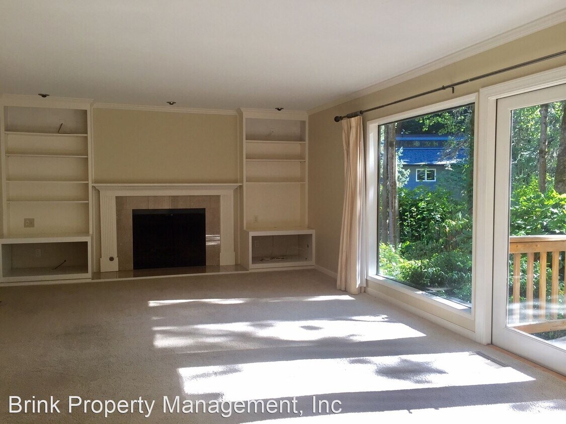 Building Photo - 3 br, 2.5 bath House - 6442 NE 135th PL.