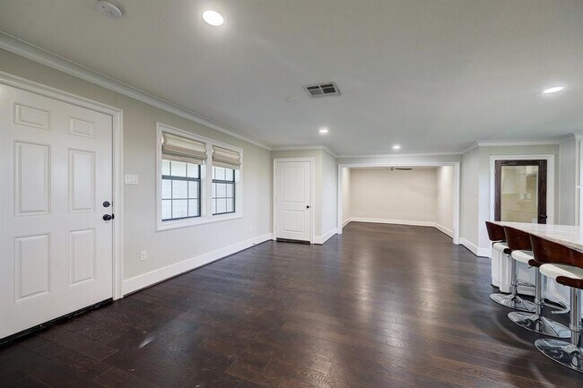 Building Photo - 4626 Oakdale St