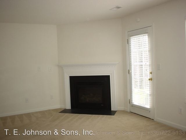 Building Photo - 2859 Chestnut Heights Rd