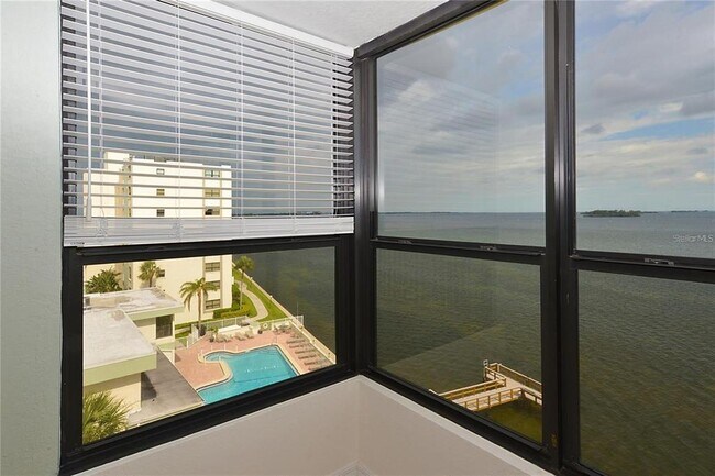 Foto del edificio - 300 Woodette Dr